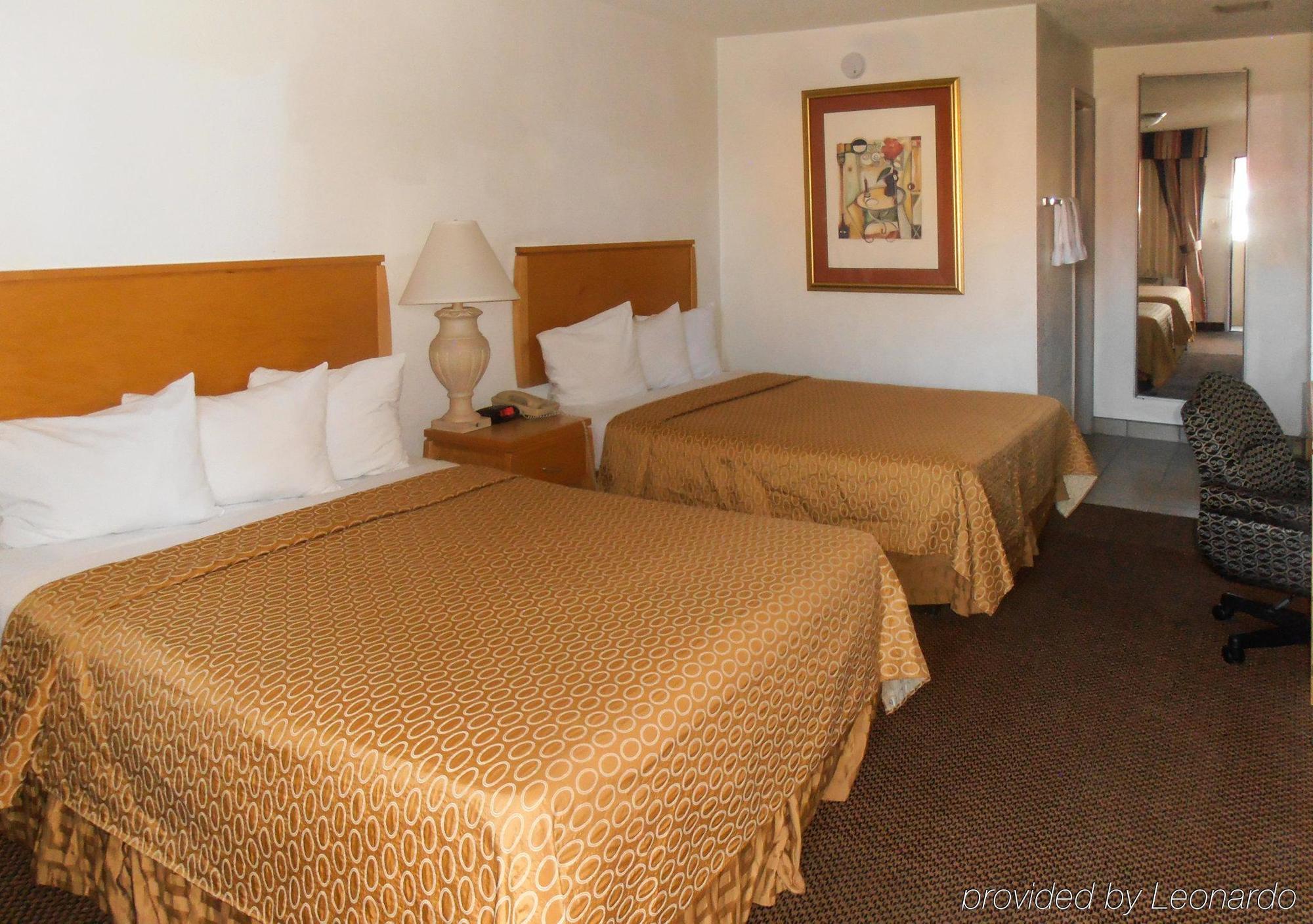 Desert Sands Inn & Suites Албукерке Екстериор снимка